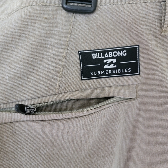 Quicksilver Hybrid Shorts - Picture 3 of 3